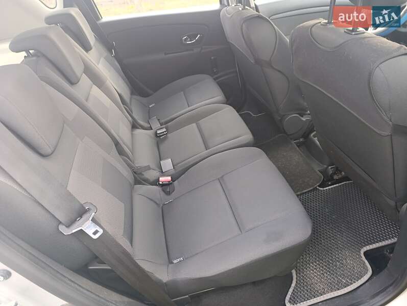 Минивэн Renault Scenic 2012 в Староконстантинове