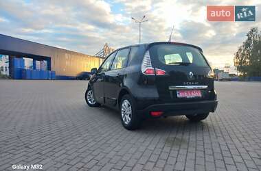 Минивэн Renault Scenic 2012 в 