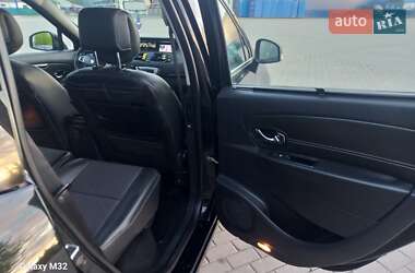 Минивэн Renault Scenic 2012 в 