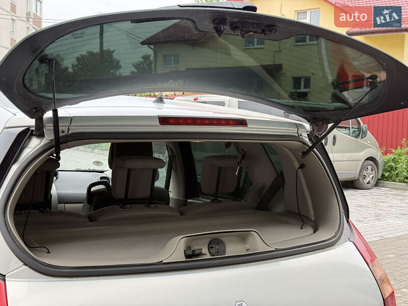 Минивэн Renault Scenic 2003 в Староконстантинове