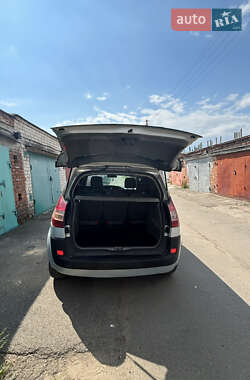 Минивэн Renault Scenic 2005 в 