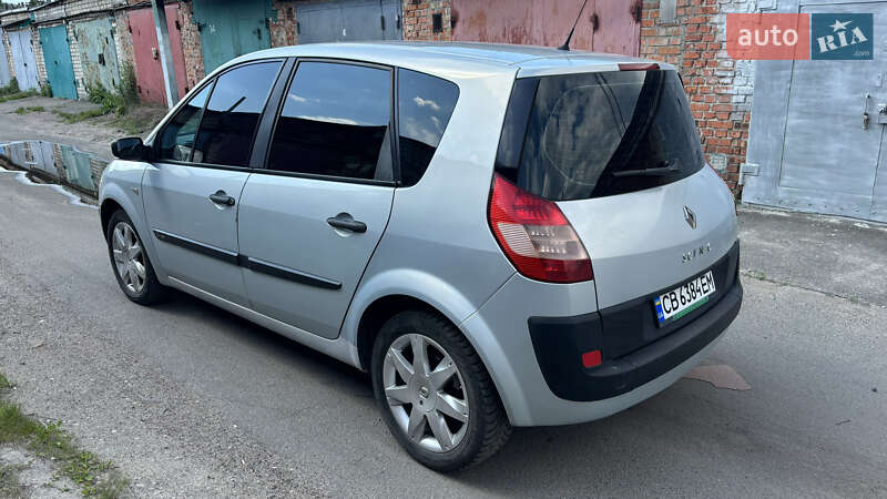 Минивэн Renault Scenic 2005 в 