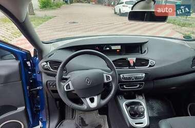 Минивэн Renault Scenic 2011 в 
