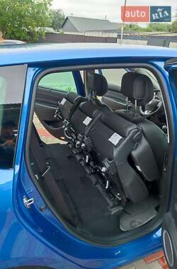 Минивэн Renault Scenic 2011 в 
