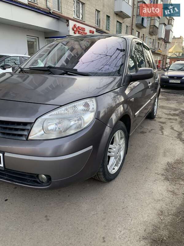 Минивэн Renault Scenic 2004 в 