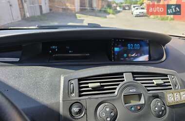 Минивэн Renault Scenic 2004 в 