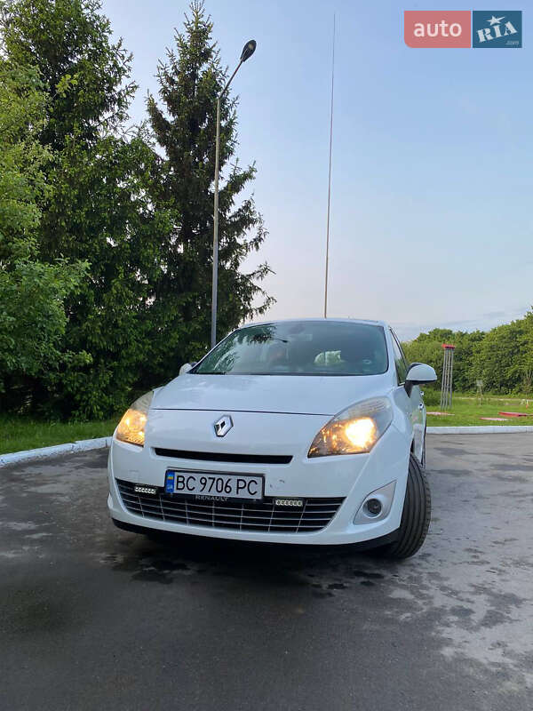 Мінівен Renault Scenic 2010 в Львові