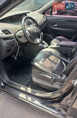 Минивэн Renault Scenic 2012 в 