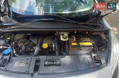 Минивэн Renault Scenic 2012 в 
