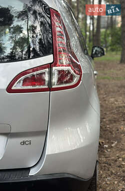 Минивэн Renault Scenic 2010 в 