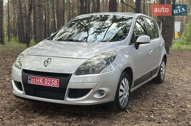 Минивэн Renault Scenic 2010 в 