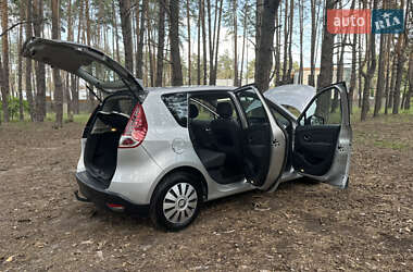 Минивэн Renault Scenic 2010 в 
