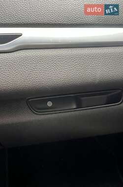 Минивэн Renault Scenic 2017 в 