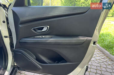 Минивэн Renault Scenic 2016 в 