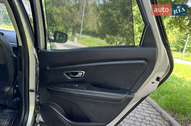Минивэн Renault Scenic 2016 в 