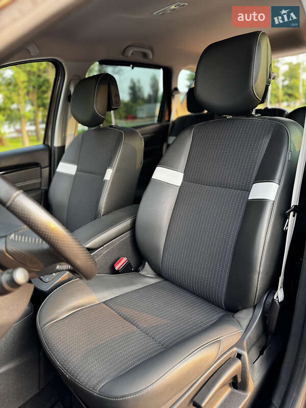 Мінівен Renault Scenic 2013 в Києві