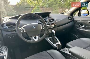 Минивэн Renault Scenic 2012 в 