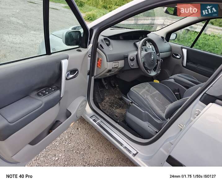 Мінівен Renault Scenic 2004 в Шепетівці