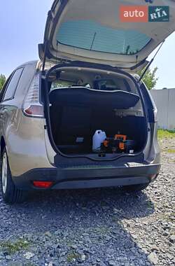 Мінівен Renault Scenic 2012 в 