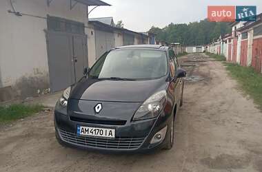 Минивэн Renault Scenic 2011 в 