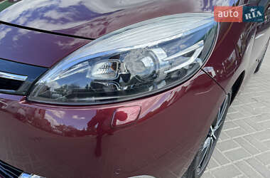 Минивэн Renault Scenic 2013 в 