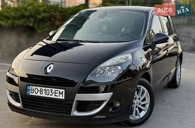 Минивэн Renault Scenic 2011 в 