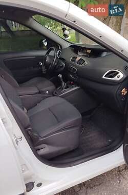 Минивэн Renault Scenic 2010 в 