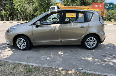 Минивэн Renault Scenic 2013 в 