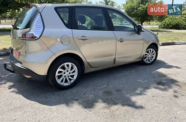 Минивэн Renault Scenic 2013 в 