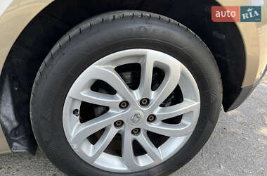 Минивэн Renault Scenic 2013 в 