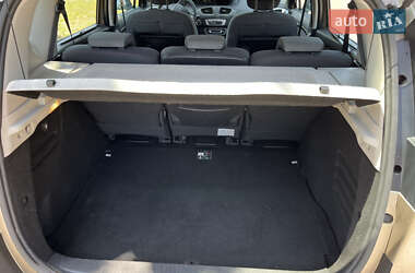 Минивэн Renault Scenic 2013 в 