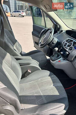 Минивэн Renault Scenic 2005 в 