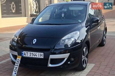 Минивэн Renault Scenic 2011 в 