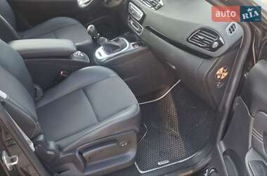 Минивэн Renault Scenic 2011 в 