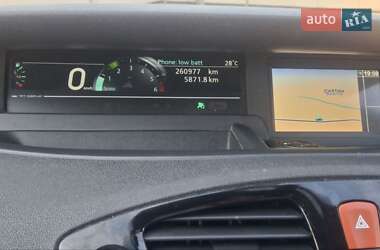 Минивэн Renault Scenic 2011 в 