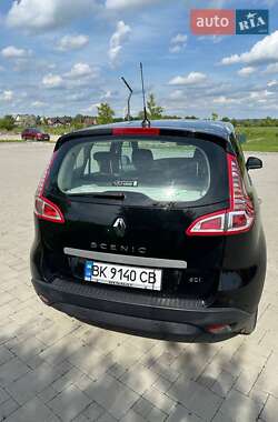 Минивэн Renault Scenic 2011 в 