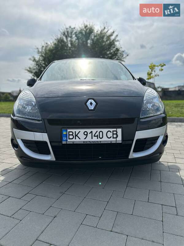 Минивэн Renault Scenic 2011 в Здолбунове