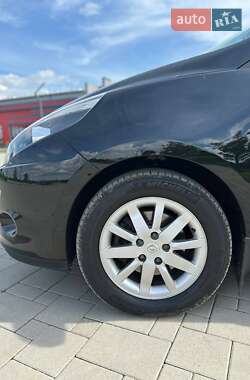 Минивэн Renault Scenic 2011 в 