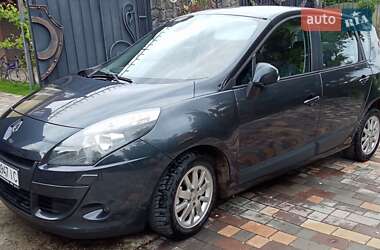 Минивэн Renault Scenic 2010 в 