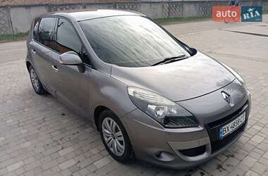 Минивэн Renault Scenic 2010 в 