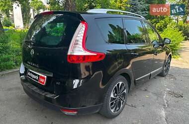 Мінівен Renault Scenic 2015 в 