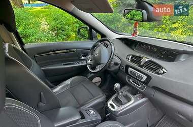 Мінівен Renault Scenic 2015 в 