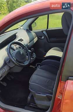 Минивэн Renault Scenic 2003 в 
