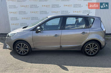 Минивэн Renault Scenic 2012 в 