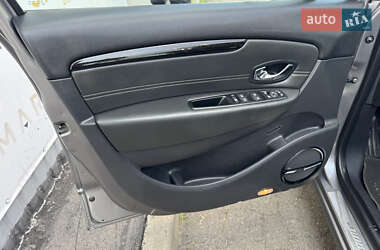 Минивэн Renault Scenic 2012 в 