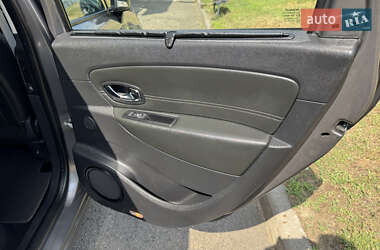 Минивэн Renault Scenic 2012 в 