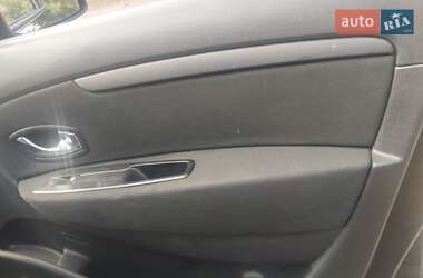 Минивэн Renault Scenic 2011 в 
