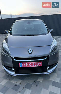 Минивэн Renault Scenic 2013 в 
