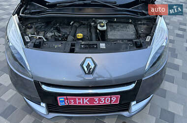 Минивэн Renault Scenic 2013 в 