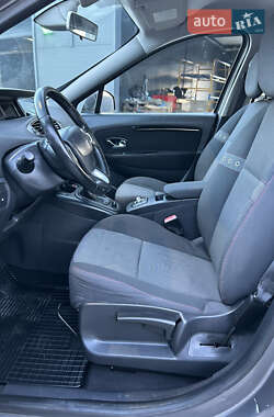 Минивэн Renault Scenic 2013 в 